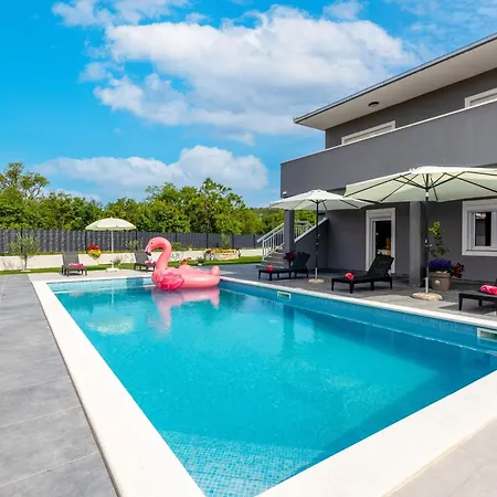 Semesterbostad Home Jure&Kate With Private Pool Near Trogir Bristivica